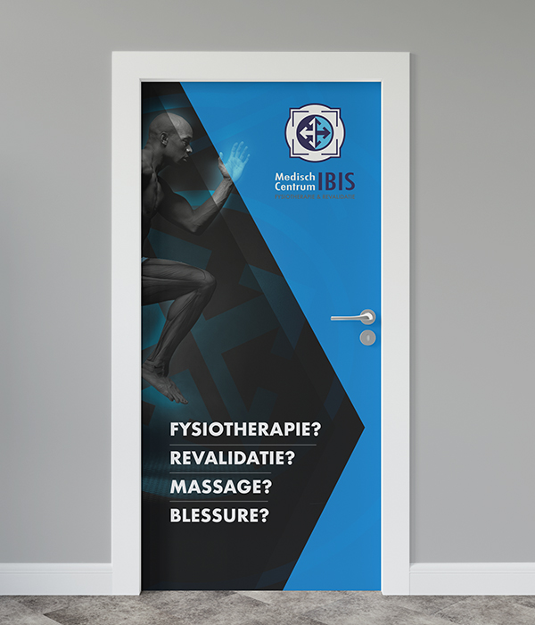Office door with Medisch Centrum IBIS branding on it